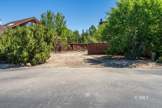 Welcome to 120 Desiderata in beautiful West Bishop. Situated on - photo 14