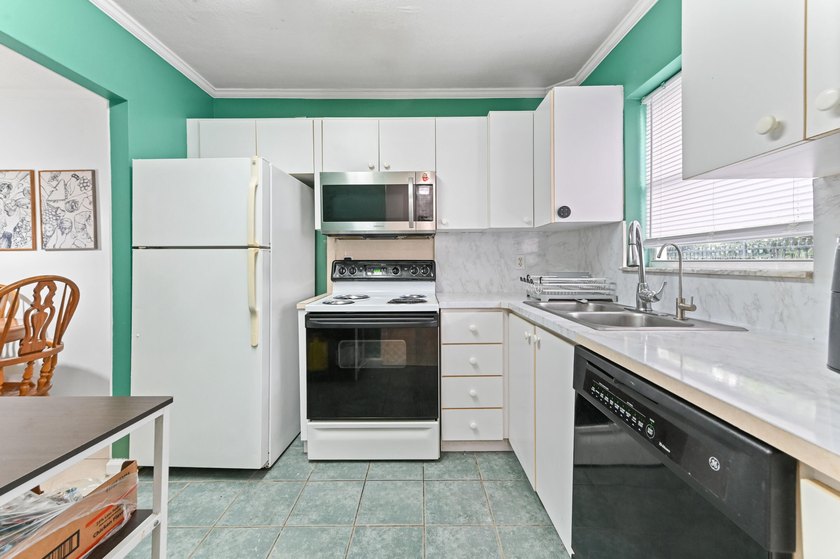 Discover your ideal lifestyle in this charming 2-bedroom - photo 5