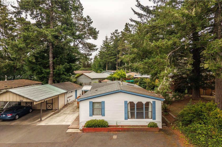 Lovingly updated Three Bed/Two Bath in Shorepines Village. Sip - photo 3