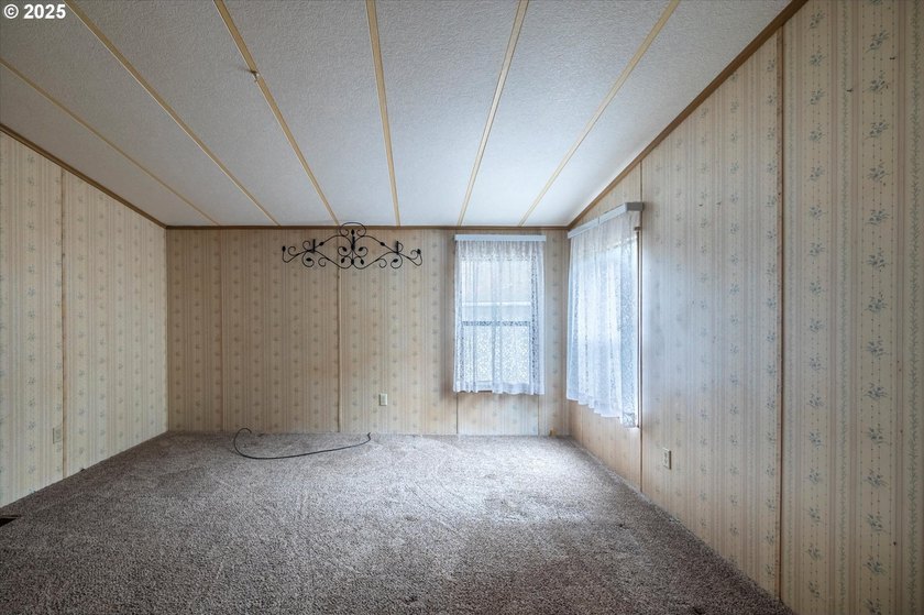 Lovingly updated Three Bed/Two Bath in Shorepines Village. Sip - photo 10