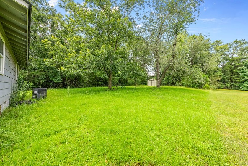 Escape to peaceful country living in this charming 3-bedroom - photo 8