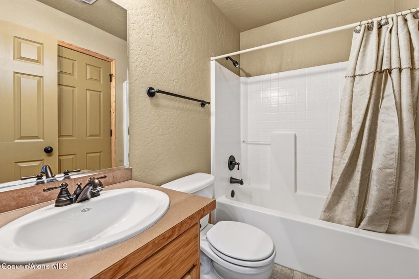 Welcome to The Elkhorn Lodge at Schweitzer Mountain Resort. Move - photo 14