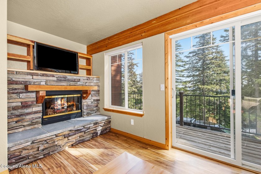 Welcome to The Elkhorn Lodge at Schweitzer Mountain Resort. Move - photo 30