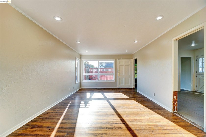 Charming property in Richmond's North &amp; East neighborhood set on - photo 8