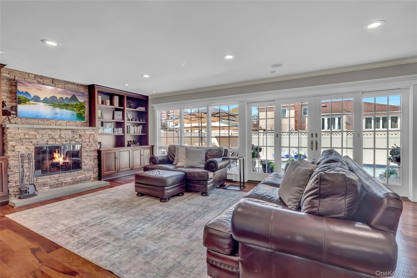 Welcome to 3014 Davis Place - A beautifully renovated - photo 13