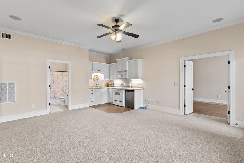 WATERFRONT LIVING AT ITS FINEST!$10,000. Paid toward buyers - photo 47