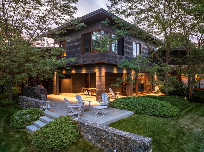 Welcome to Sea Haven, a breathtaking oceanfront estate where - photo 12