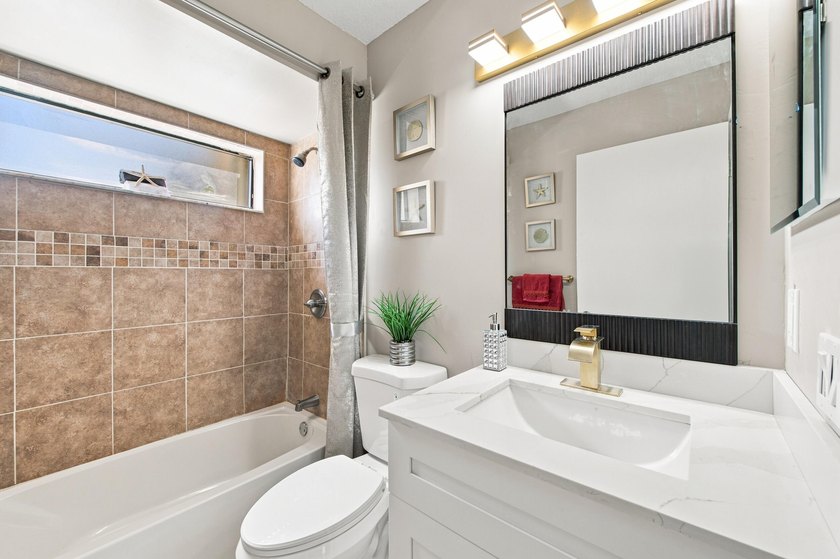 THIS STUNNING WATERFRONT CORNER HOME IN LAKESIDE GREEN IS THE - photo 17