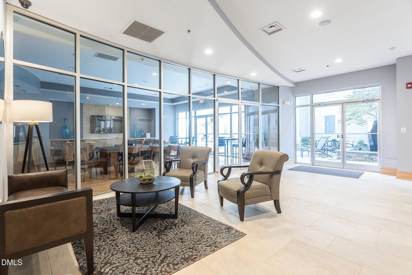 Beautiful two-bedroom condo in the heart of the entertainment - photo 22