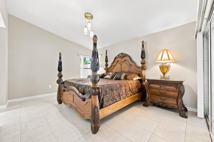 THIS STUNNING WATERFRONT CORNER HOME IN LAKESIDE GREEN IS THE - photo 23