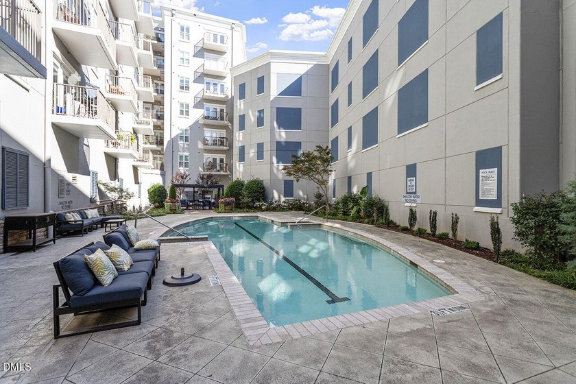 Beautiful two-bedroom condo in the heart of the entertainment - photo 23