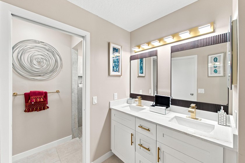 THIS STUNNING WATERFRONT CORNER HOME IN LAKESIDE GREEN IS THE - photo 26