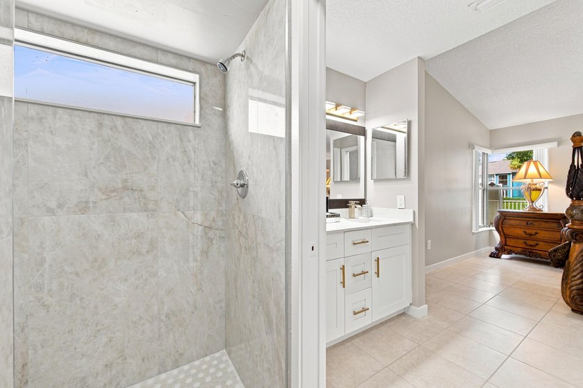 THIS STUNNING WATERFRONT CORNER HOME IN LAKESIDE GREEN IS THE - photo 27