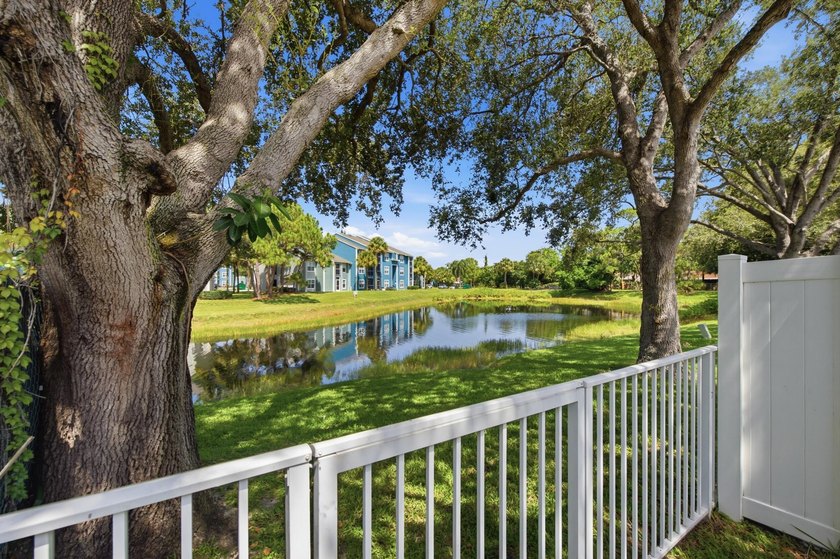 THIS STUNNING WATERFRONT CORNER HOME IN LAKESIDE GREEN IS THE - photo 37