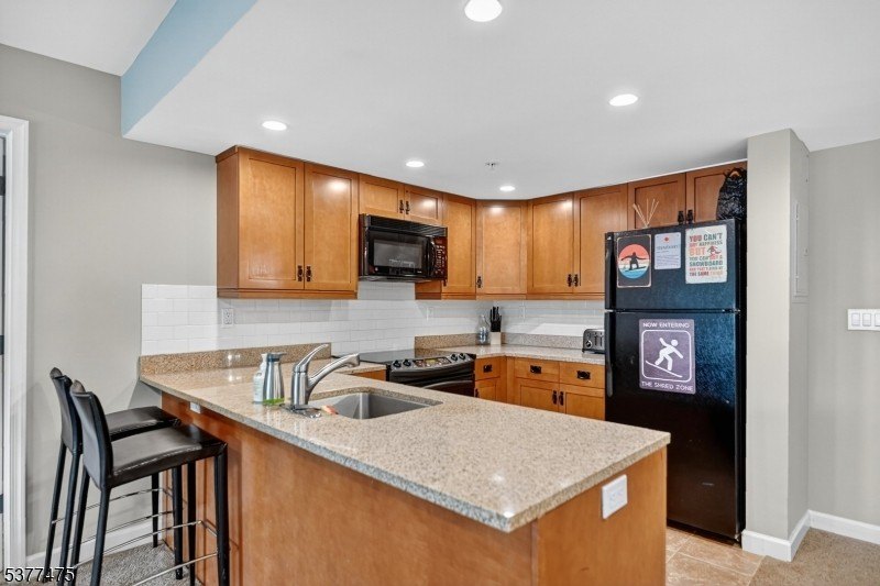 We're excited to present this extremely rare oversized 2 bedroom - photo 9