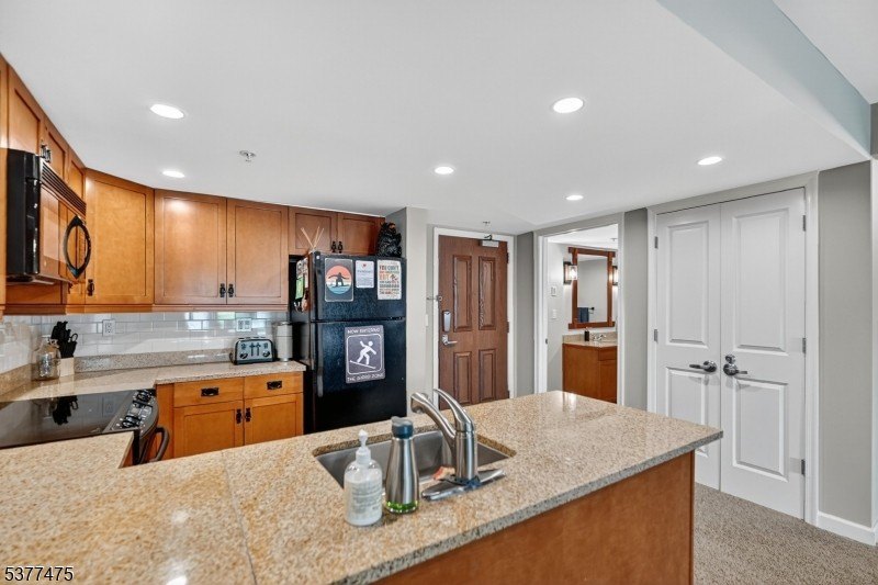 We're excited to present this extremely rare oversized 2 bedroom - photo 10