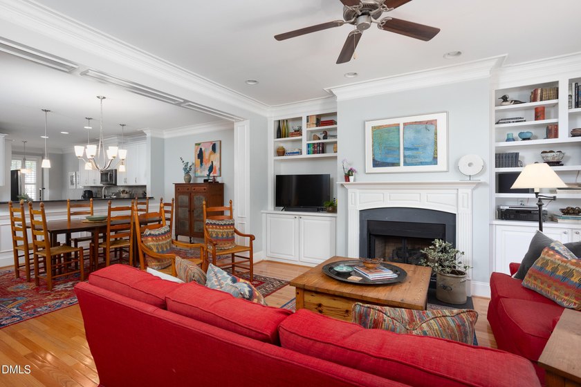 You'll find exceptional curb appeal and functionality in this - photo 12