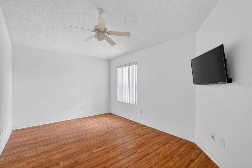 BOND PAID!! NO CARPET in This 3BR, 2BA ANNA MARIA COURTYARD - photo 17