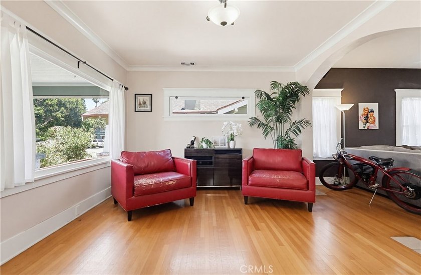 Built in 1914, this classic Craftsman presents an exceptional - photo 10