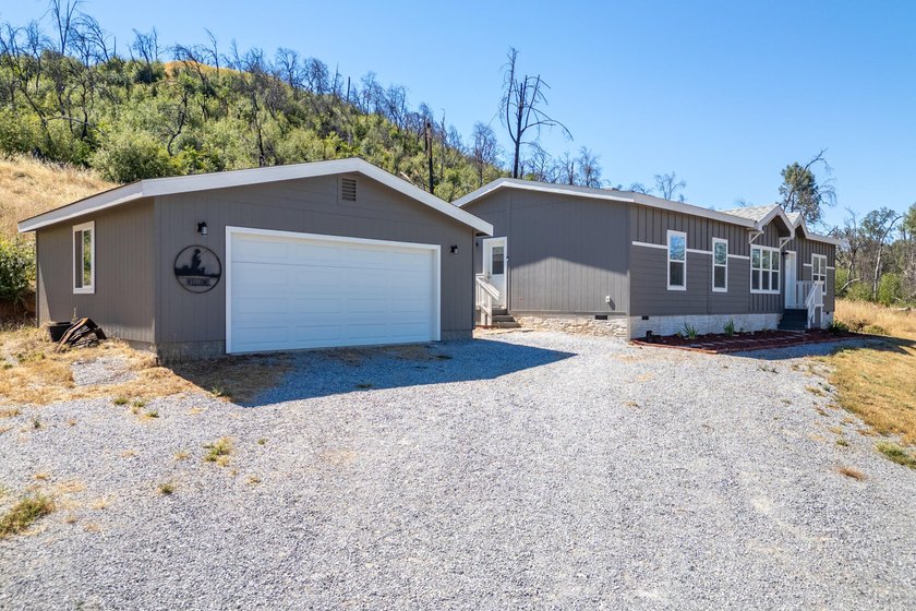 Two homes on 10 acres! It's not often that a property offers - photo 34