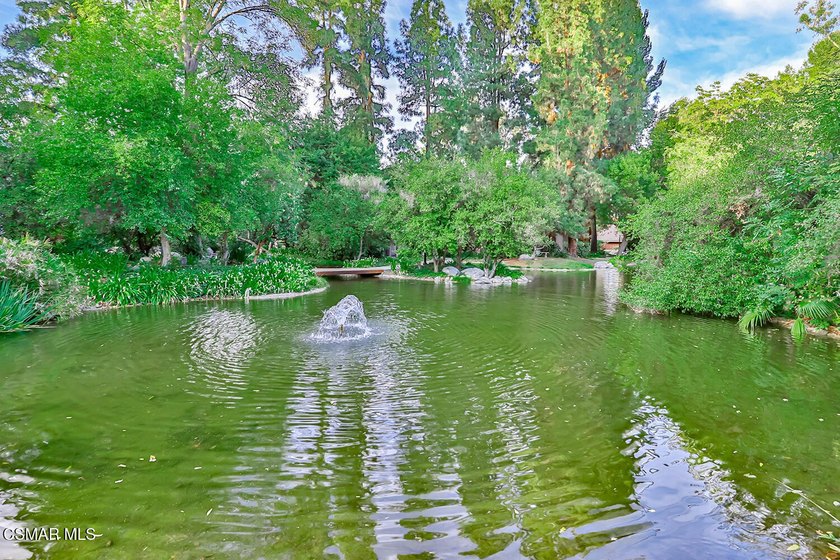 Tucked inside the sought-after 18-acre gated community of Canoga - photo 38