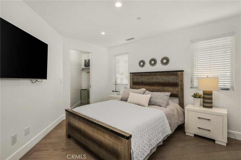Ideally located approximately one block from the beach with - photo 11