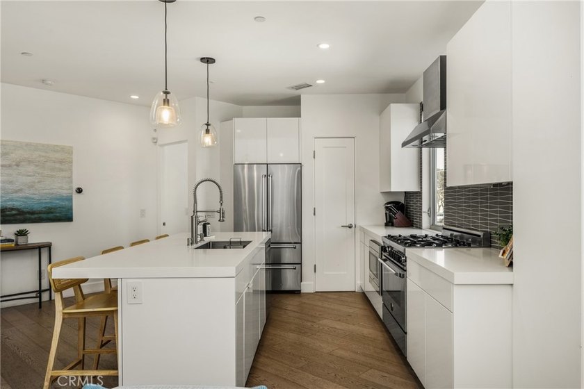 Ideally located approximately one block from the beach with - photo 21