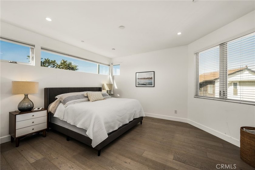 Ideally located approximately one block from the beach with - photo 30