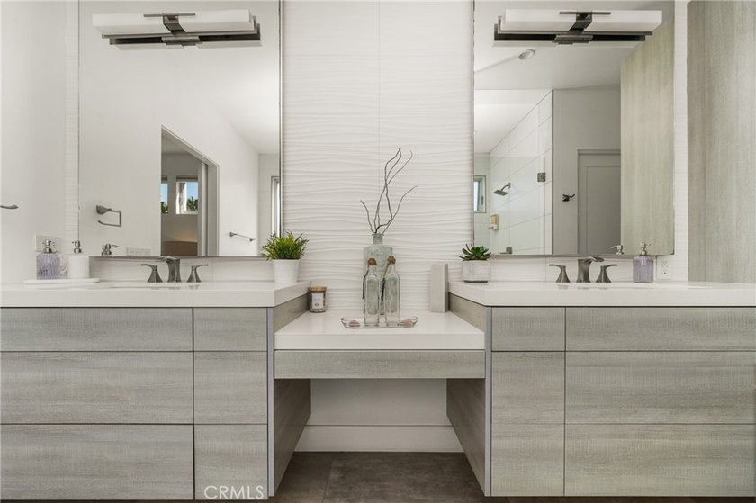 Ideally located approximately one block from the beach with - photo 36