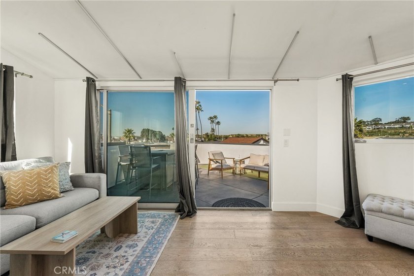 Ideally located approximately one block from the beach with - photo 42