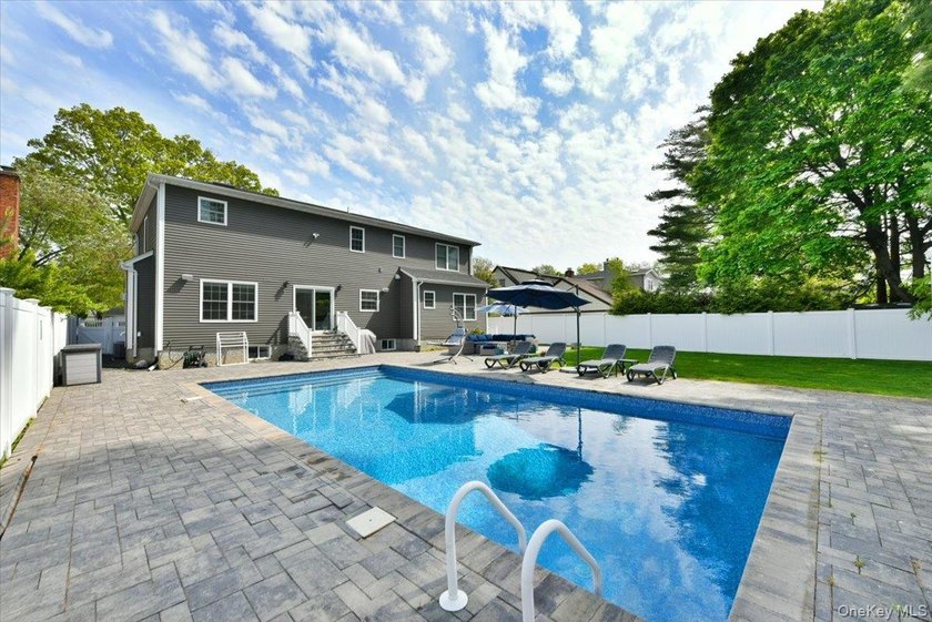 This Lee Kirsch custom-built colonial offers the perfect blend - photo 44