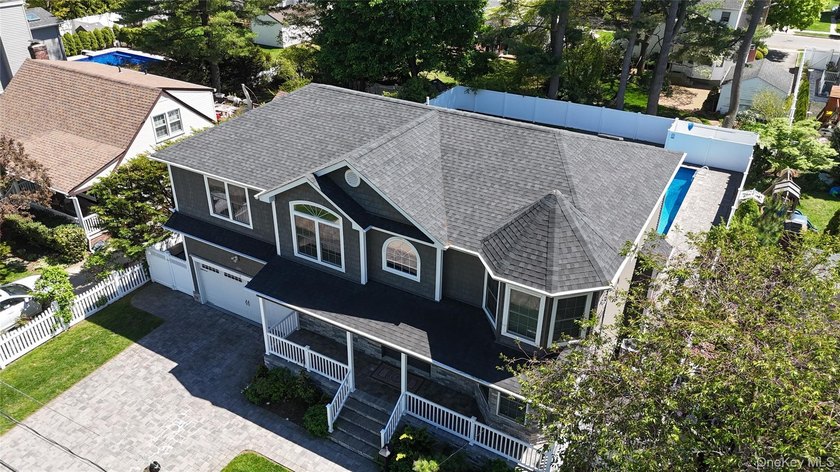 This Lee Kirsch custom-built colonial offers the perfect blend - photo 46