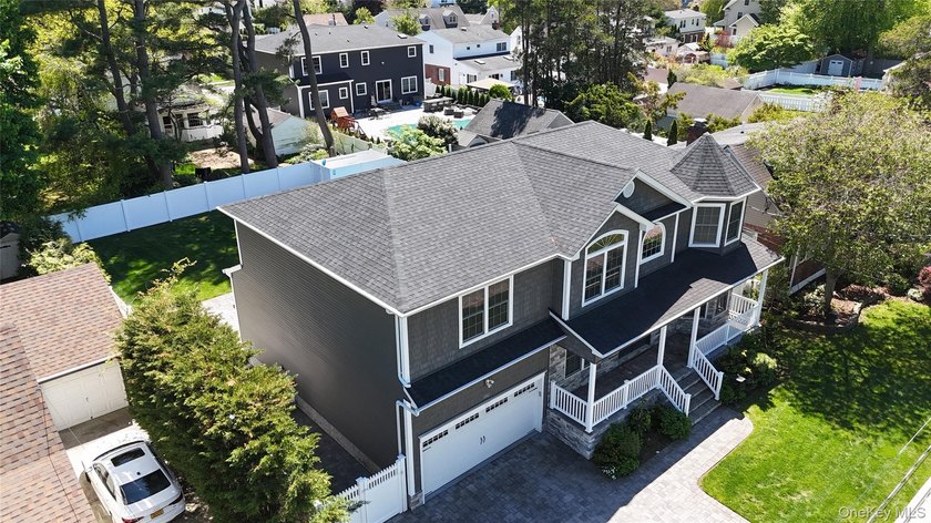 This Lee Kirsch custom-built colonial offers the perfect blend - photo 47