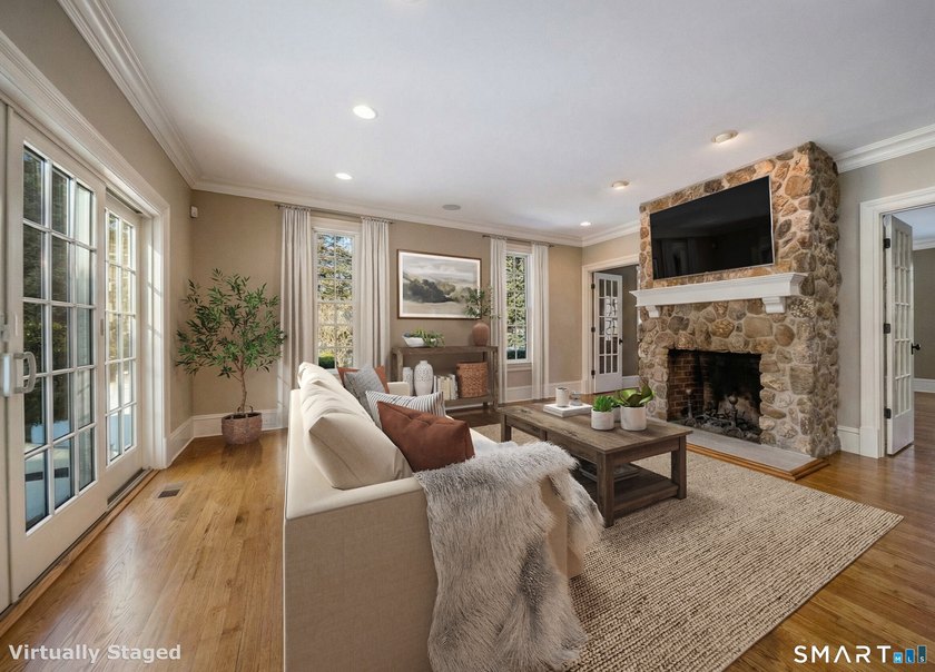 An unbeatable location, 37 Lantern Hill is set in one of - photo 11