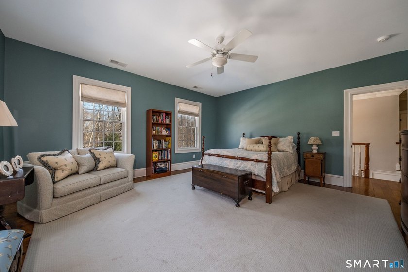 An unbeatable location, 37 Lantern Hill is set in one of - photo 19