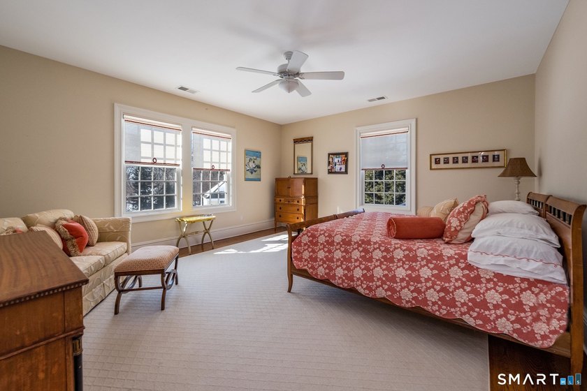 An unbeatable location, 37 Lantern Hill is set in one of - photo 20