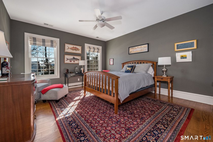 An unbeatable location, 37 Lantern Hill is set in one of - photo 25