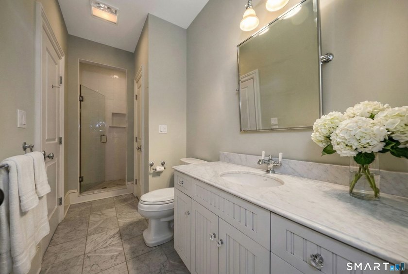 An unbeatable location, 37 Lantern Hill is set in one of - photo 26
