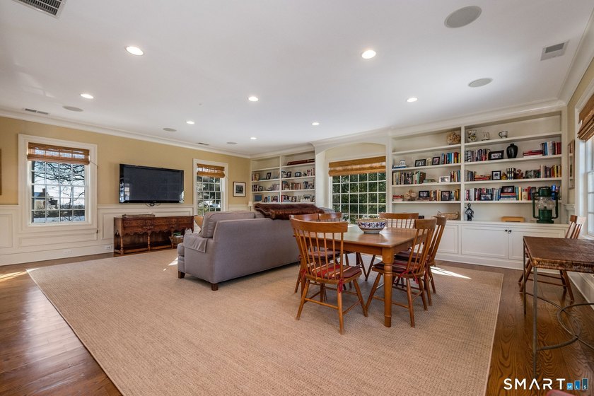 An unbeatable location, 37 Lantern Hill is set in one of - photo 27