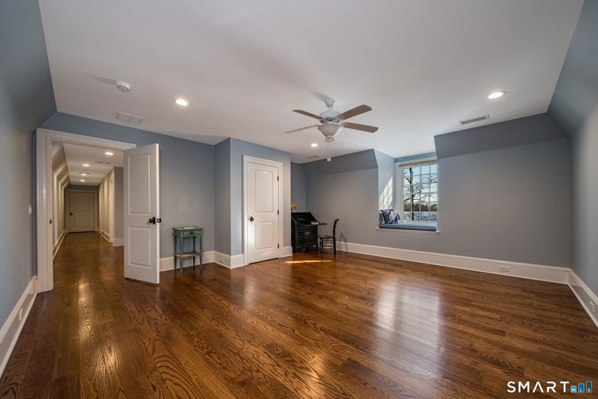 An unbeatable location, 37 Lantern Hill is set in one of - photo 28