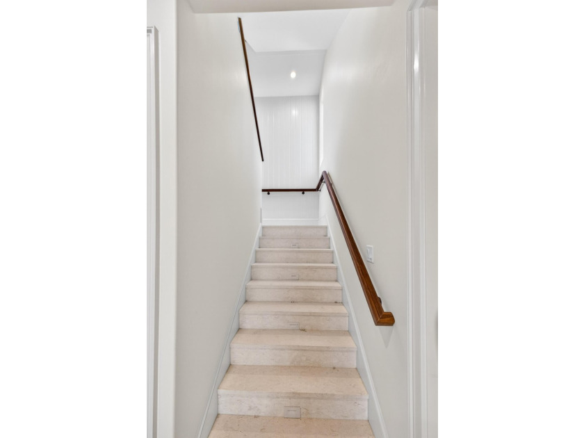 Perfectly oriented along the iconic coastline of Scenic 30A in - photo 29