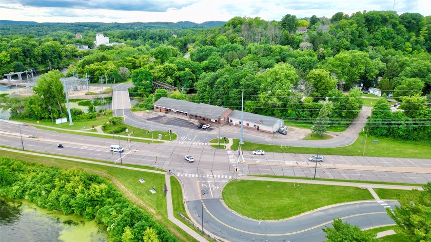 Exceptional investment opportunity in the heart of Menomonie! - photo 12