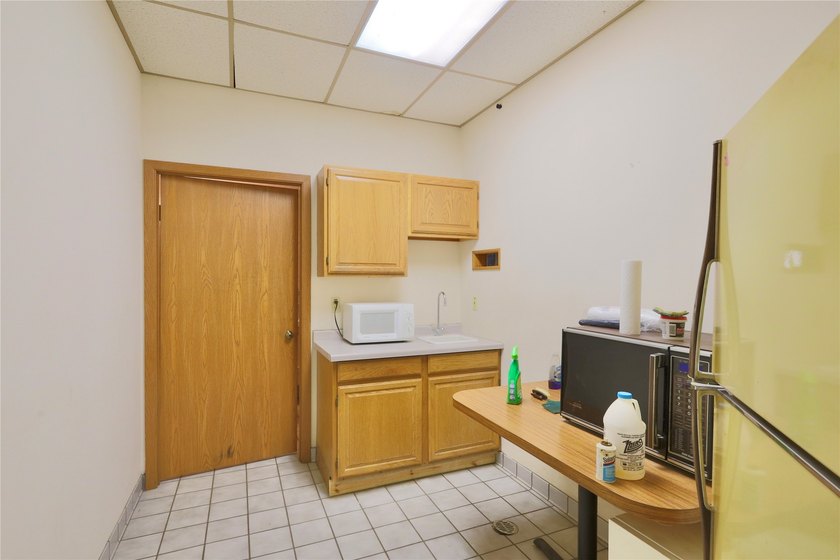 Exceptional investment opportunity in the heart of Menomonie! - photo 17