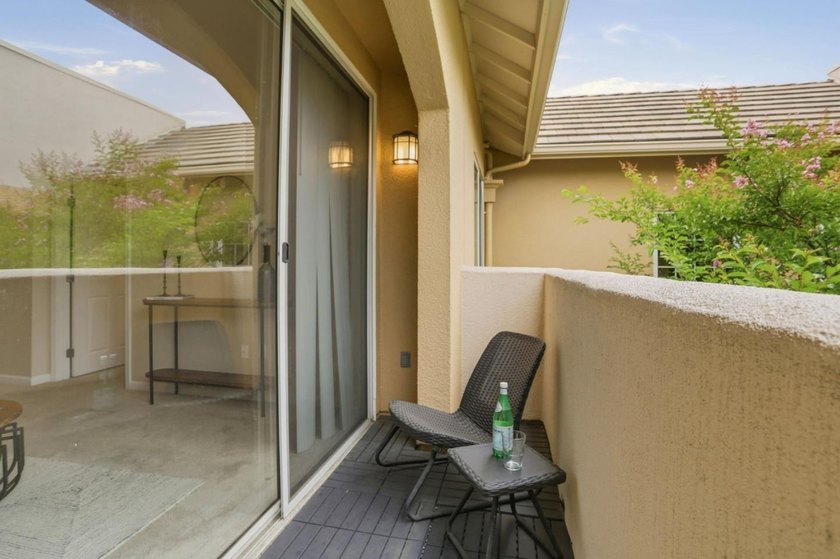 NEW PRICE! Top-Floor End Unit Under $500K! Located in the heart - photo 21
