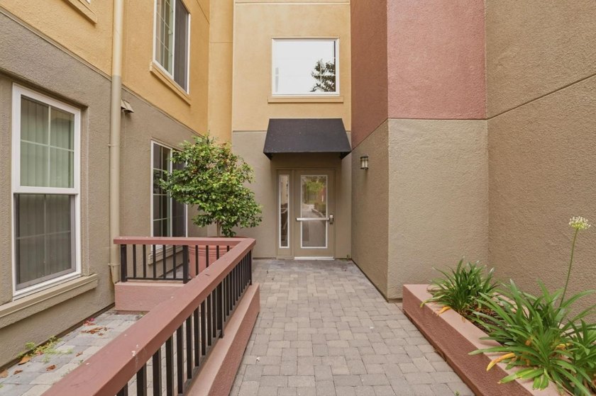 NEW PRICE! Top-Floor End Unit Under $500K! Located in the heart - photo 22