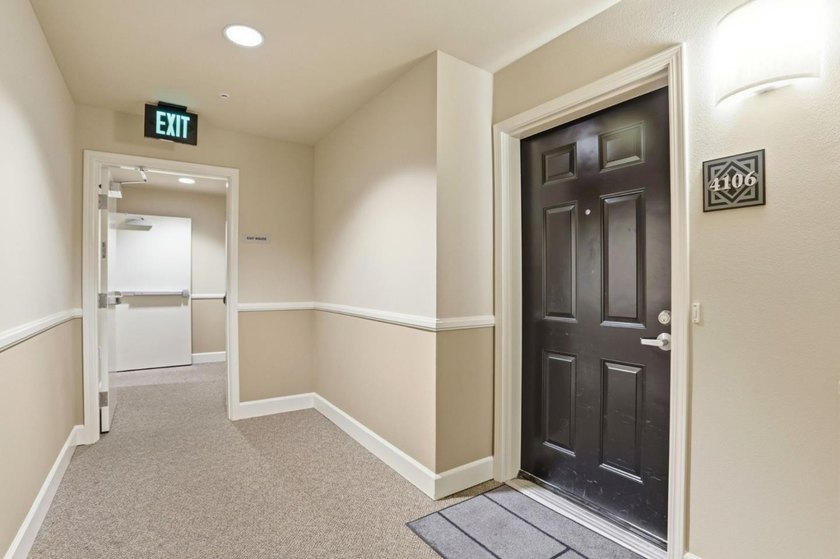 NEW PRICE! Top-Floor End Unit Under $500K! Located in the heart - photo 31