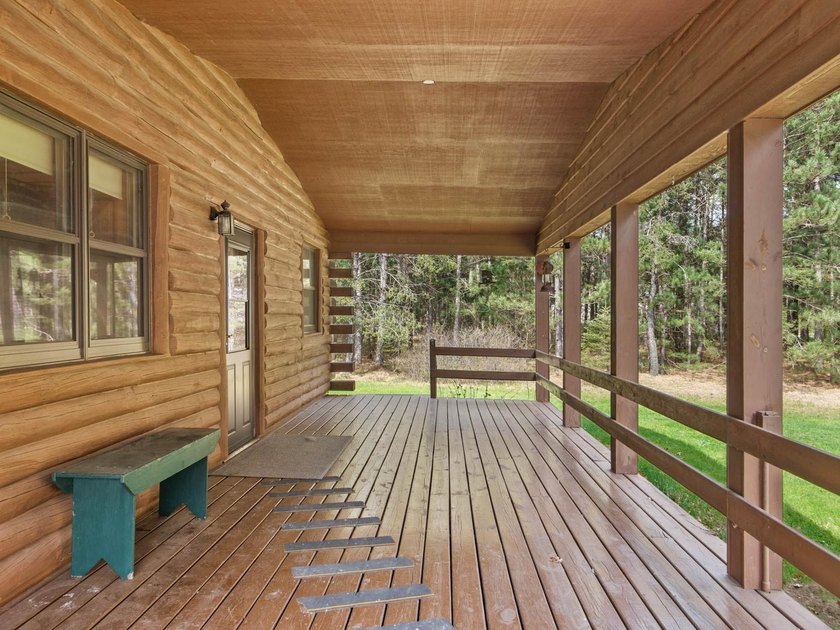 Log home on a wooded acreage in Saratoga! Majestic pines - photo 32
