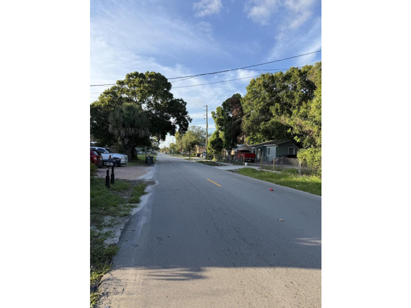Great opportunity to own a vacant lot in Fort Pierce! This - photo 2