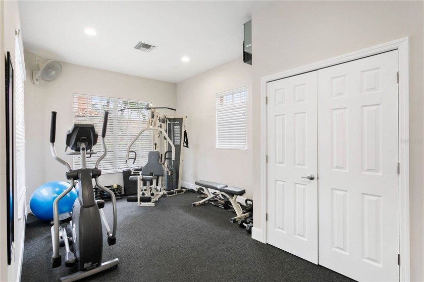 Under contract-accepting backup offers. Welcome to easy Florida - photo 35