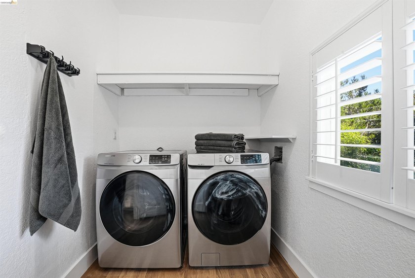 Located on the Piedmont side of Montclair, this 3-bedroom - photo 19